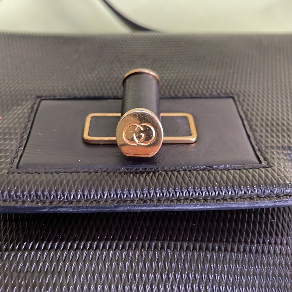 Vintage dark brown/gold Gucci leather shoulder/crossbody bag